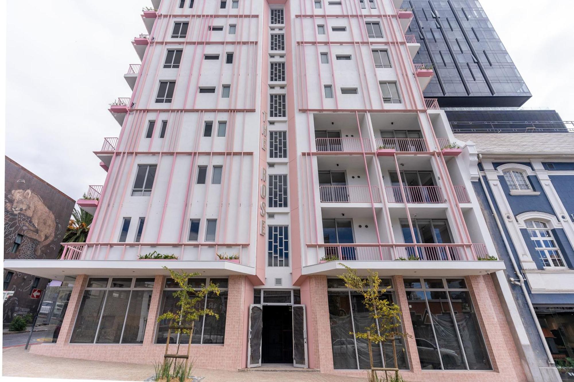 The Rose207: Modern Corner With Views