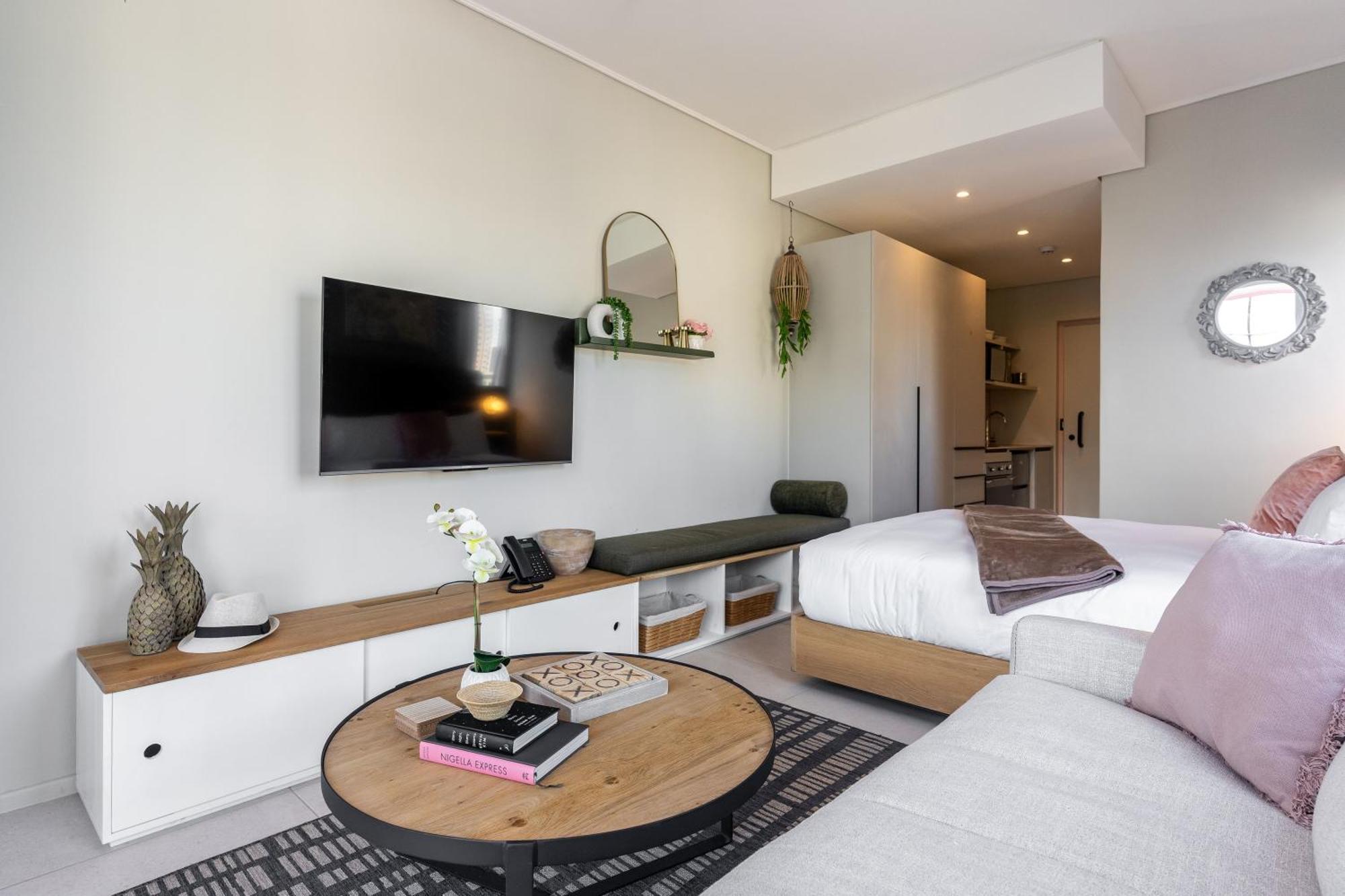Apartment The Rose207: Modern Corner With Views Cape Town