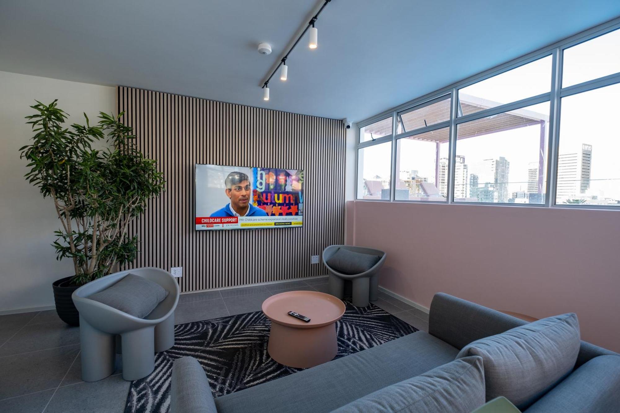 The Rose207: Modern Corner With Views *