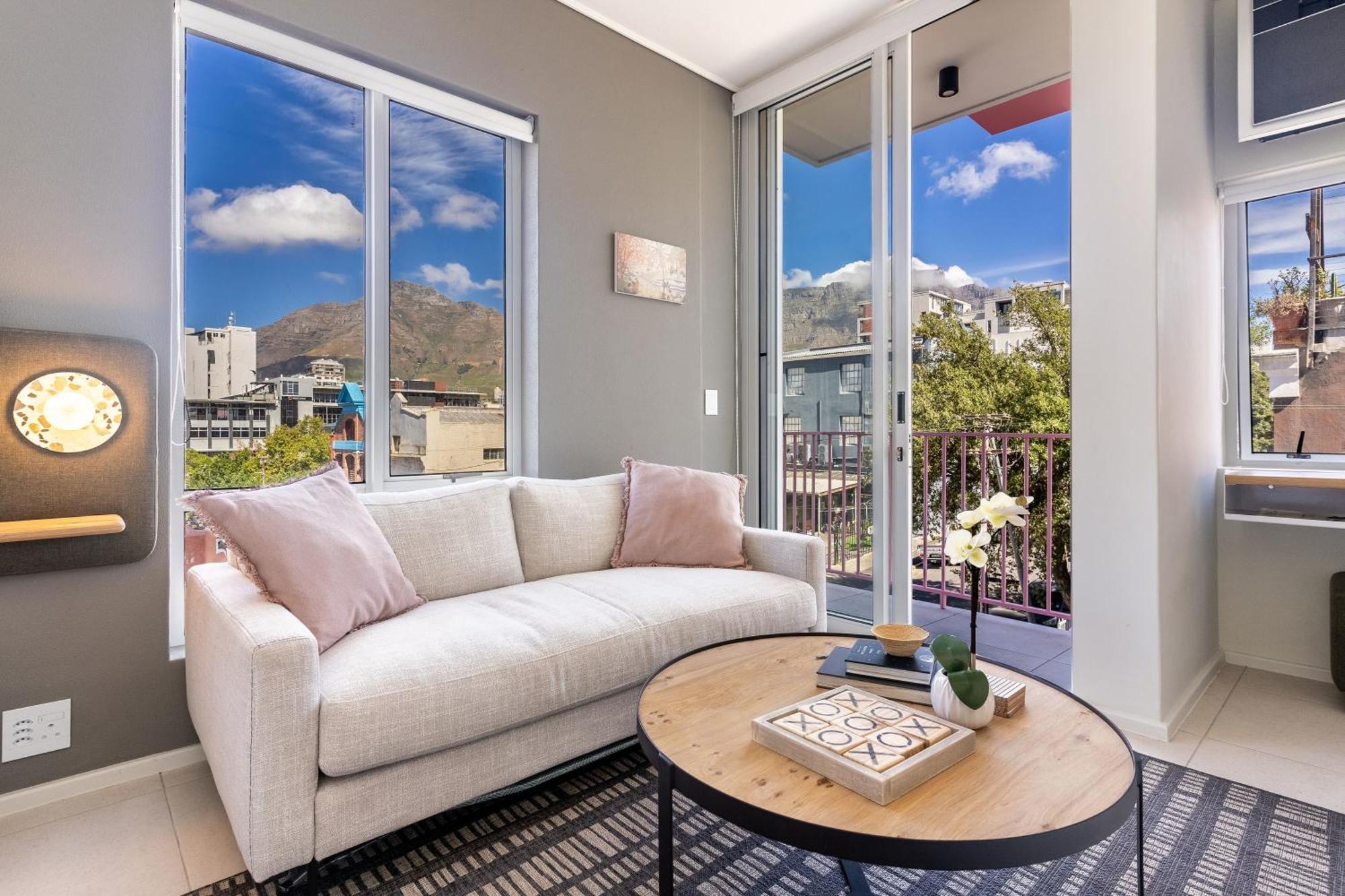 The Rose207: Modern Corner With Views Apartment Cape Town